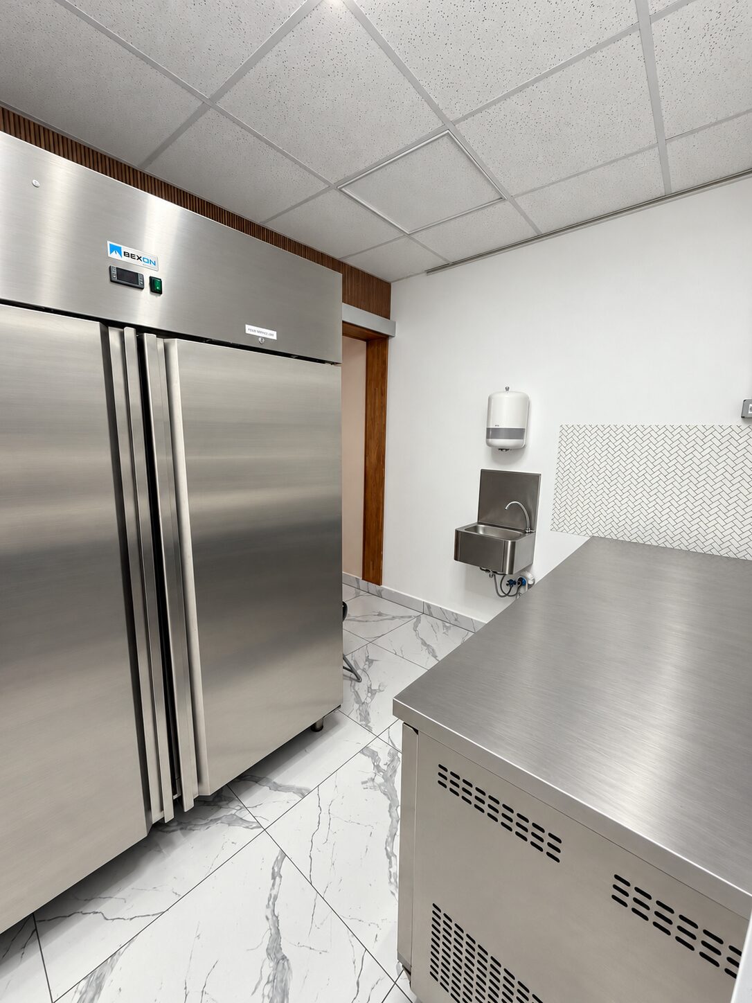 Frigider profesional din inox și masă rece